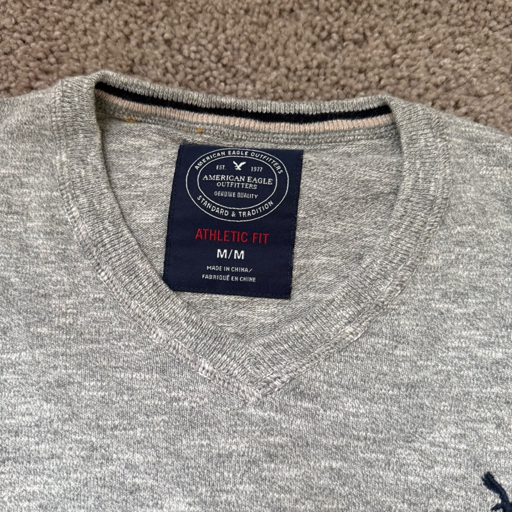 Duo American Eagle athletic crew neck sweaters red & grey size medium - Picture 3 of 5